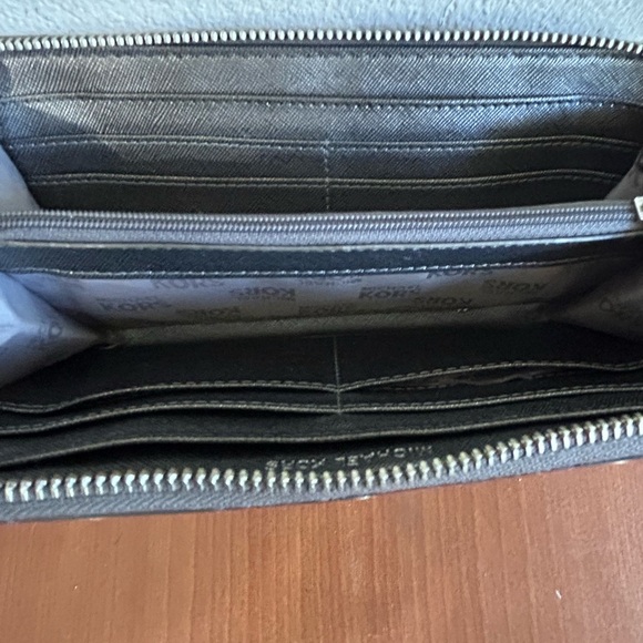 Michael Kors Studded Jet Set Zip Around Zipper Wallet - Picture 5 of 10